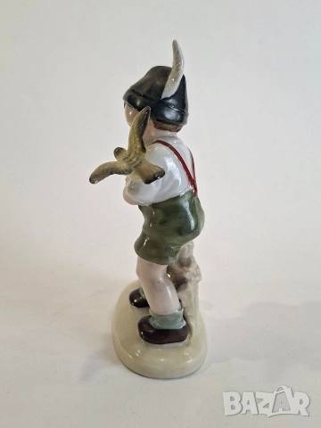 Порцеланова фигурка на момче с птици - Fasold and Stauch, Германия, снимка 4 - Статуетки - 53840664