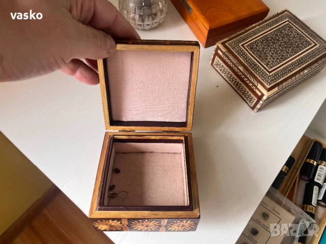 Стара дървена кутия, снимка 6 - Други ценни предмети - 52902947