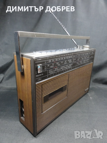 СТАР РЕТРО РАДИО КАСЕТОФОН SABA RCR 354 GERMANY, снимка 3 - Радиокасетофони, транзистори - 52077131