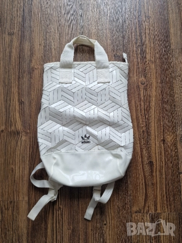 Страхотна дамска чанта раница ADIDAS, лимитиран модел, среден размер 