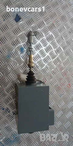 Стъпков мотор за мотокар, снимка 3 - Части - 49769881