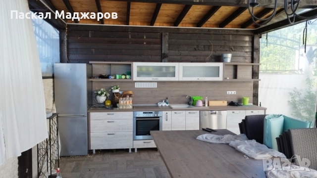 Триетажна жилищна сграда с дворно място и лятна кухня, снимка 18 - Къщи - 51545415