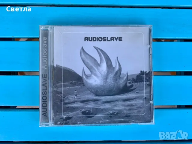 3 CD set “PUNK 1977/2007” с книжка, плюс подарък CD на Audioslave , снимка 10 - CD дискове - 48130924