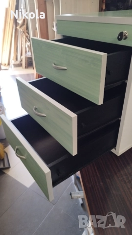 Офис шкаф с три чекмеджета на колела - контейнер за бюро резидав с ключ, снимка 8 - Шкафове и рафтове - 51437181