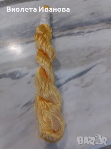 Конци за бродиране от вискозна коприна, жълто, 1 брой, снимка 2 - Декорация за дома - 50187898