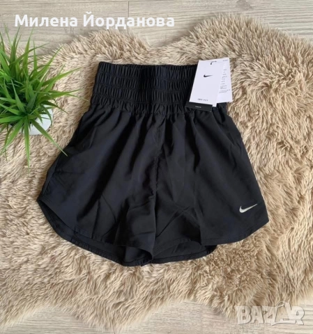 Къси панталонки Nike , снимка 2 - Къси панталони и бермуди - 52324076