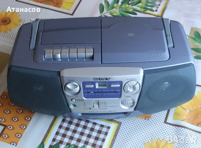 Sony CFD-V7 Radio/Cassette/CD, снимка 1 - Аудиосистеми - 46847244