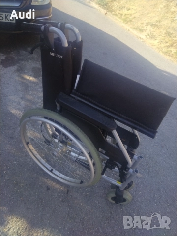 Сгъваема инвалидна рингова количка MEYRA Ширина на седалката 44см За възрастни, оперирани, трудно по, снимка 2 - Инвалидни колички - 51647782