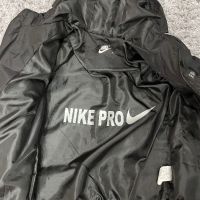 Зимно яке Nike Pro размер S, снимка 2 - Якета - 45210274