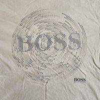 Оригинална тениска boss  размер L , снимка 2 - Тениски - 45537288