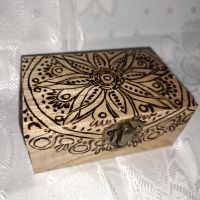 Ръчно пирографирани дървени кутийки за бижута, снимка 3 - Колиета, медальони, синджири - 45784839