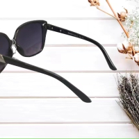 Gucci sunglasses комплект дамски слънчеви очила , снимка 2 - Слънчеви и диоптрични очила - 44985002