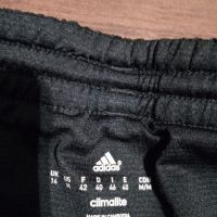 Гащи Adidas , снимка 2 - Къси панталони и бермуди - 45593508