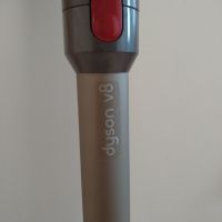 Отлична Dyson V8 безжична прахосмукачка с чисто нова батерия, снимка 3 - Прахосмукачки - 45255619