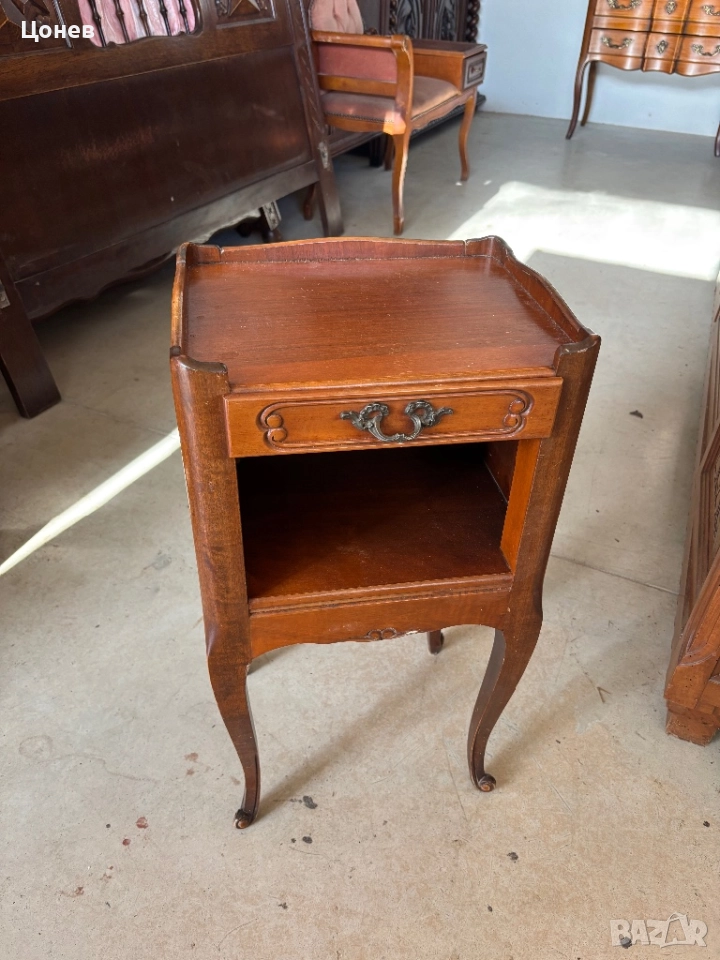Нощно шкафче Луи 15, снимка 1