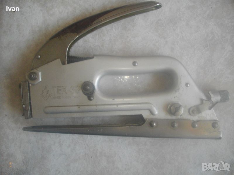 STAPLES TEX33-Промишлен Текстилен Индустриален Такер-Алуминиев-Професионален-ОТЛИЧЕН-Почти Нов, снимка 1