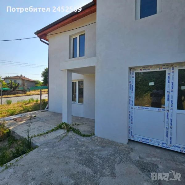 Продавам двуетажна къща в с.Изгрев,общ.Суворово,обл.Варна, снимка 1