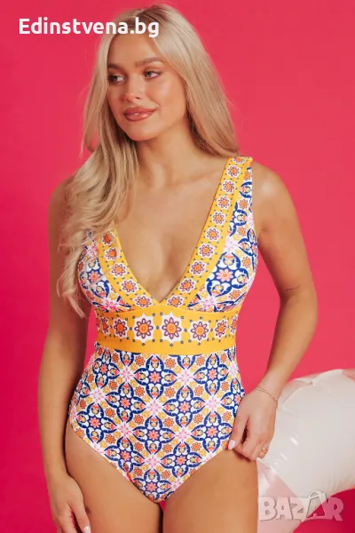 Дамски цял бански с флорален принт и V-образно деколте, снимка 1