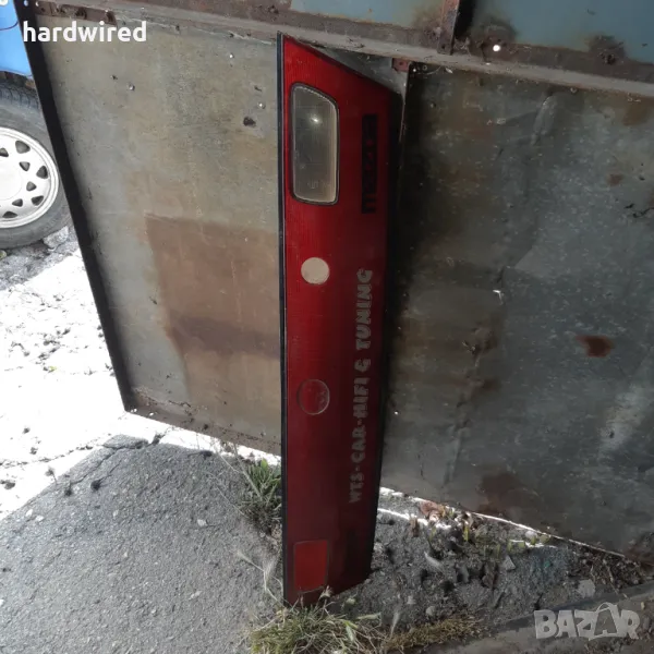 Пластмаса и светлини заден капак Мазда 323, снимка 1