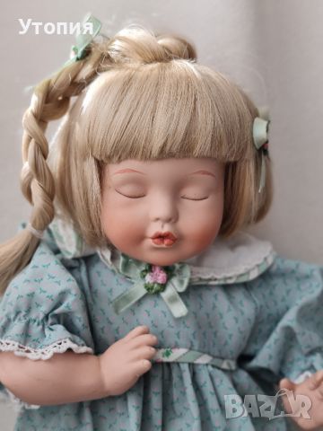 Порцеланова кукла в седяща поза, снимка 4 - Колекции - 46145255