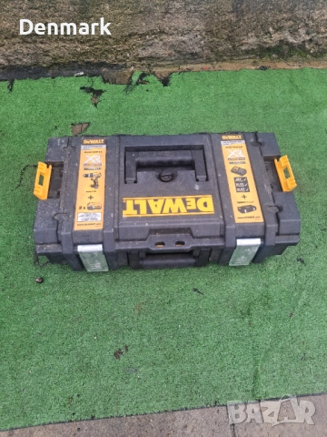Куфар за инструменти Dewalt , снимка 2 - Други инструменти - 53386018