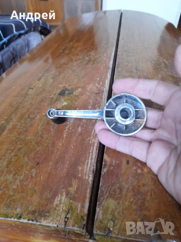 Стара автомобилна манивела за стъкло, снимка 4 - Други ценни предмети - 54290867