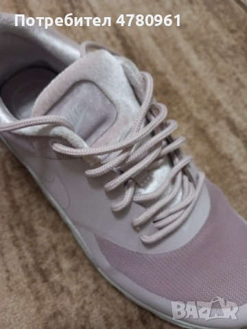 Дамски маратонки Nike, снимка 4 - Маратонки - 54018866