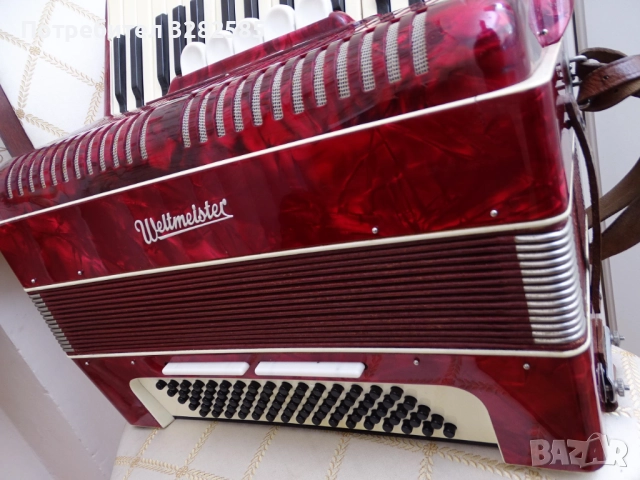 Акордеон Велтмайстер 80 баса