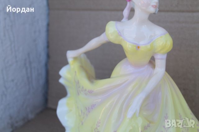 Порцеланова фигурка ''Royal Doulton Ninette'', снимка 2 - Колекции - 46278499