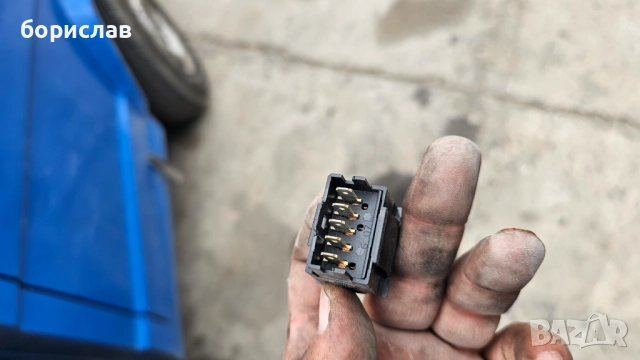 Бутон Ел стъкла за Пежо Партнер , снимка 2 - Части - 51866218