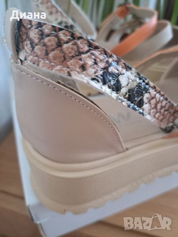 Дамски обувки на платформа , снимка 4 - Дамски ежедневни обувки - 46373101