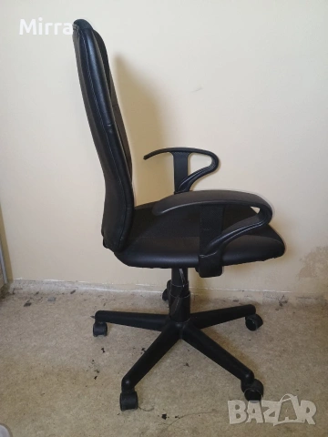 Офис стол JYSK , снимка 3 - Столове - 54108885