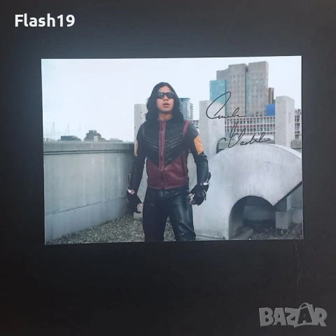 ⭐ Колекция автографи от сериала Светкавицата (The Flash) - 4 броя, снимка 5 - Колекции - 53967560