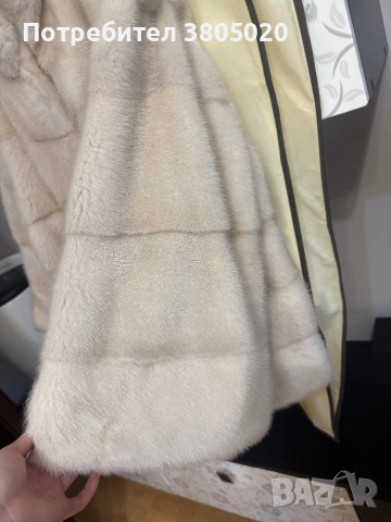 Палто от бяла норка, снимка 5 - Палта, манта - 52628594