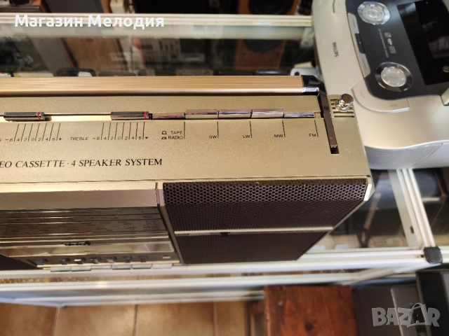 Радиокасетофон ITT Touring 220 В отлично техническо и визуално състояние., снимка 14 - Радиокасетофони, транзистори - 48943530