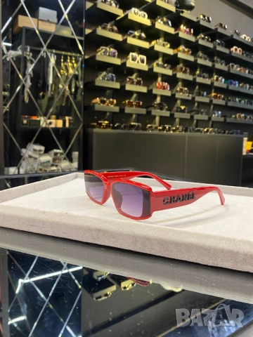 очила с черен обикновен калъф и ув защита chanel