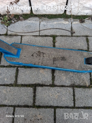 Употребявана тротинетка Slamm, снимка 7 - Скейтборд, ховърборд, уейвборд - 53442492