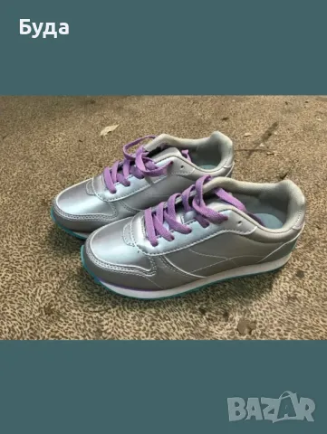 Маратонки за момиче номер 33