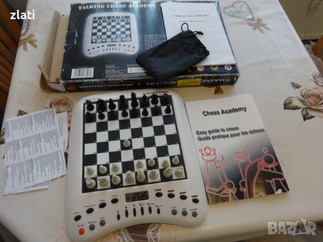Продавам електронен шах Talking Chess Academy с обучителна гласова система, снимка 2 - Шах и табла - 53886274