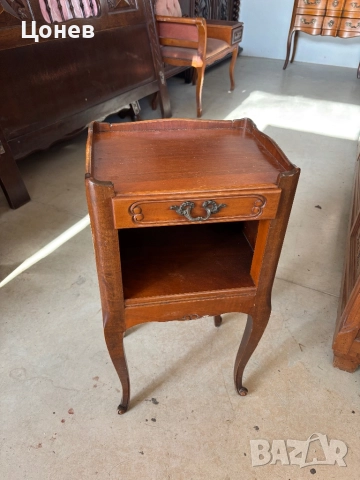 Нощно шкафче Луи 15