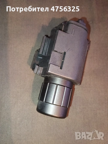 тактически фенер за оръжие с бърз монтаж, снимка 2 - Такъми - 53876309