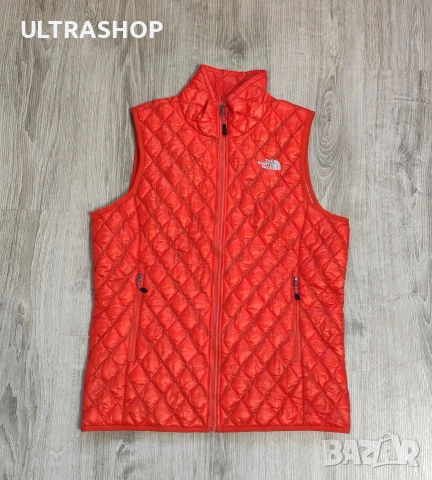 Дамски елек The North Face M size Thermoball, снимка 4 - Елеци - 53156680