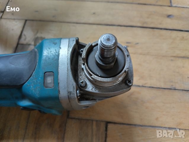 Акумулаторен ъглошлайф Makita DGA452 - 18V, Японски, снимка 2 - Други инструменти - 46181387