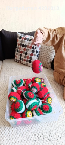 Ръчна изработка .Плетени  Великденски яйца , 8 см  , снимка 3 - Декорация за дома - 53671986