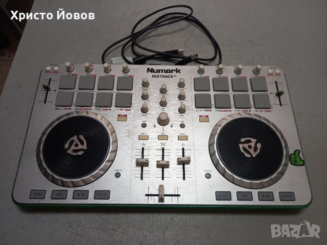 DJ Контролер Numark Mixtrack 2, снимка 2 - Ресийвъри, усилватели, смесителни пултове - 46439842