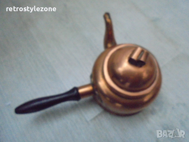 № 8222 стар малък метален / меден чайник   , снимка 2 - Други ценни предмети - 51527476