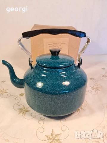 чисто нов емайлиран чайник 26/2, снимка 1