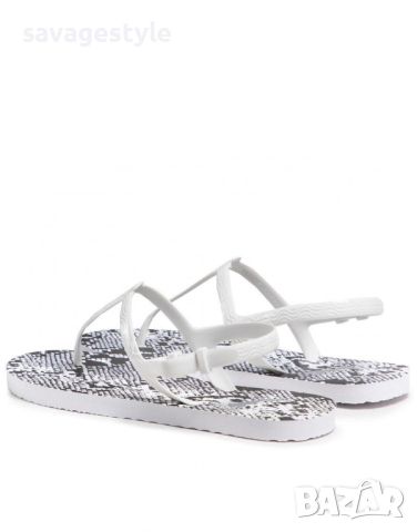 Сандали PUMA Cozy Sandal Untamed Shifting White, снимка 4 - Сандали - 46589288