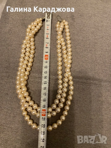 Огърлица с изкуствени перли тройна , снимка 2 - Колиета, медальони, синджири - 54092034