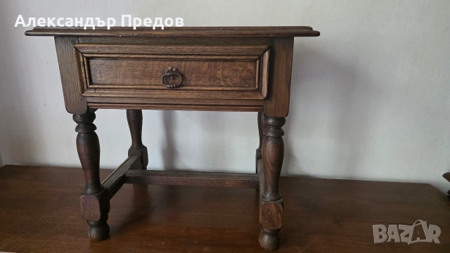 Старинно нощно шкафче , снимка 2 - Антикварни и старинни предмети - 54271447